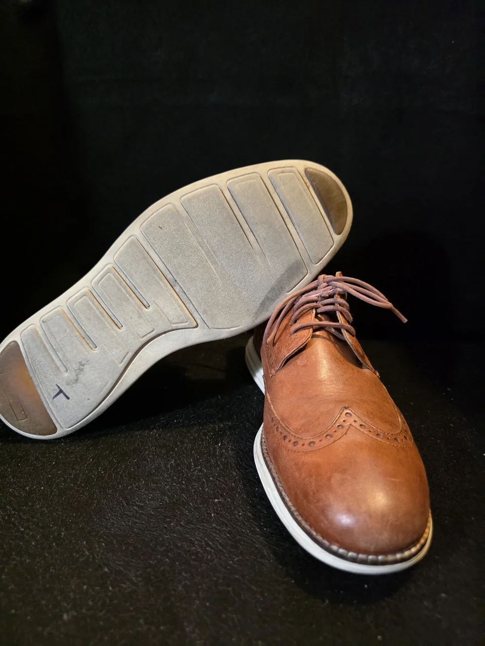 Cole Haan Men's Tan Brown Wingtip Brogue Oxfords with White Sole Size 9